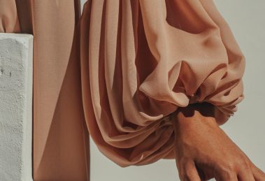 The Art of Seasonal Synergy: Unleashing Your Autumn-Winter Style with Expert Fashion Pairing Tips