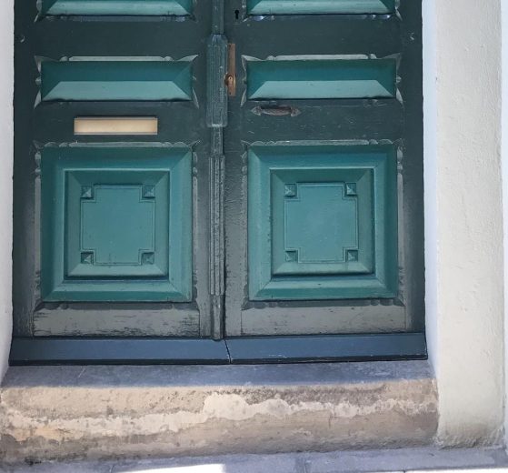 Unleash Your Inner Fashionista: Unveiling the Art of DIY Fashion Accessories at Home