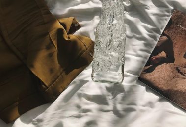 Unlock the Secret to Radiant Eyes: The Top Cosmetics for Brighter Eyes