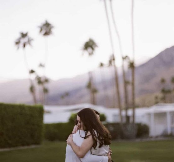 Mastering the Seasons: Fashion Experts Guide to Perfectly Pairing Autumn and Winter Styles