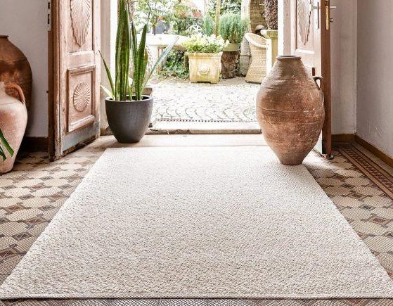 Discover 2023’s Hottest Makeup Colors: Beauty Bloggers Showcase the Latest Trends