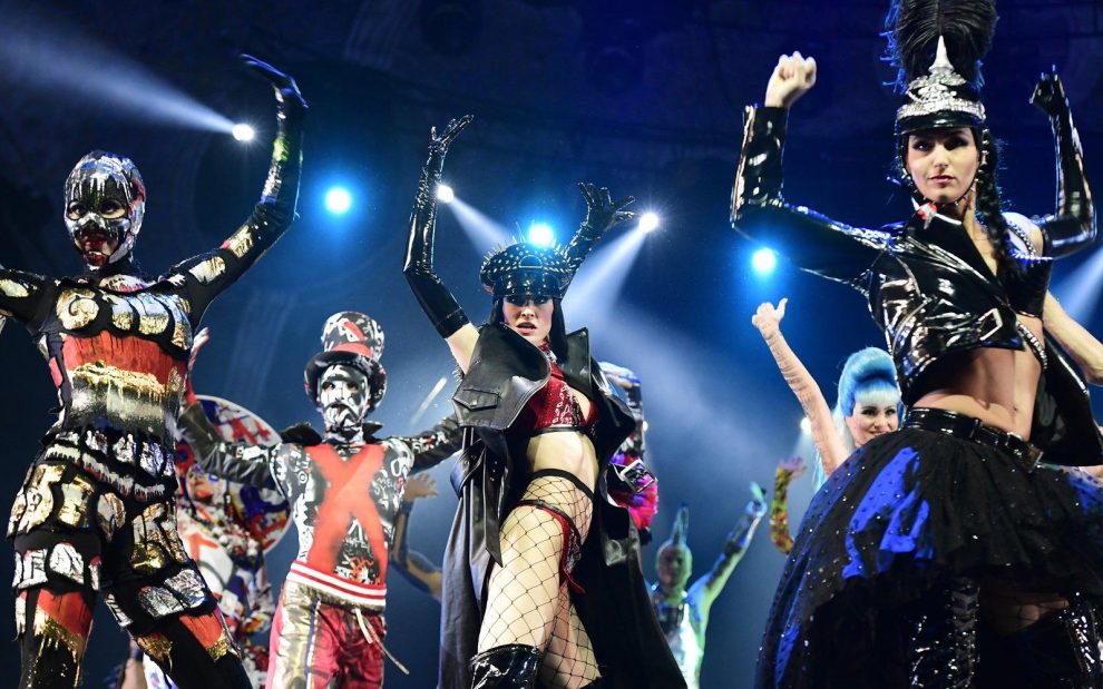 Crafting Your Unique Beauty: A Guide to Personalized Cosmetics Sets